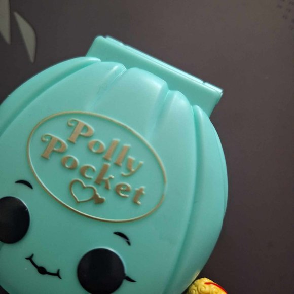 Polly Pocket Case with Polly in hand Pop funko - Picture 2 of 2